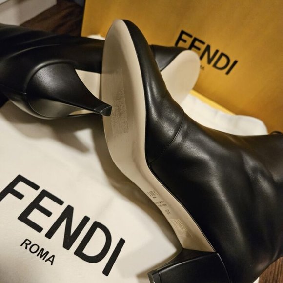 FENDI Karligraphy- Black Leather Boots 37 - Picture 7 of 9